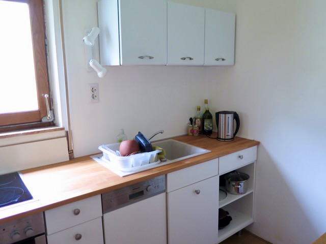 A short written description about the image. Very good for accessibility, AL machine learning and search engine optimisation.