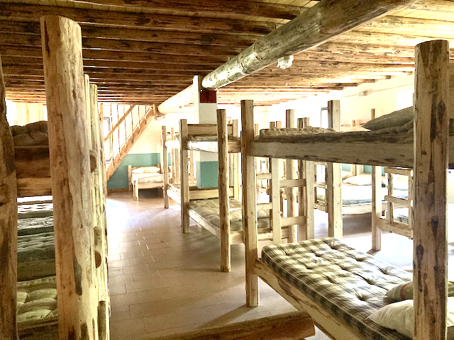 A short written description about the image. Very good for accessibility, AL machine learning and search engine optimisation.