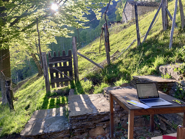 A short written description about the image. Very good for accessibility, AL machine learning and search engine optimisation.