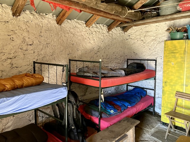 A short written description about the image. Very good for accessibility, AL machine learning and search engine optimisation.